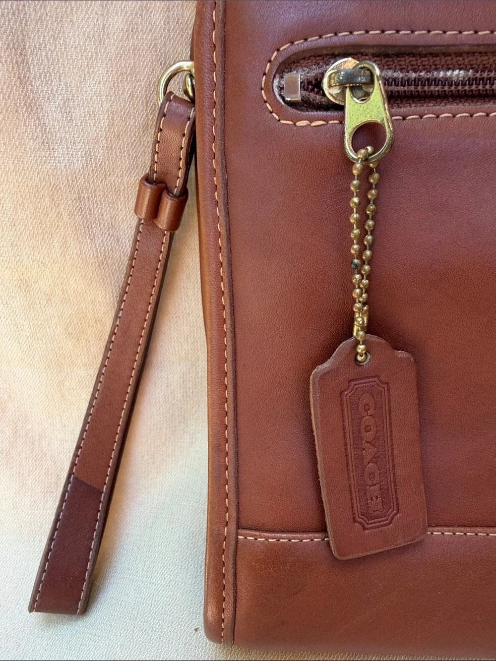 Coach Vintage Brown Leather model 9833 International Clutch